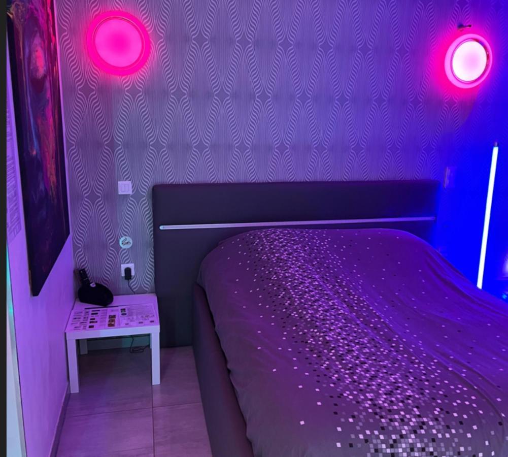 Sparadise ليل المظهر الخارجي الصورة